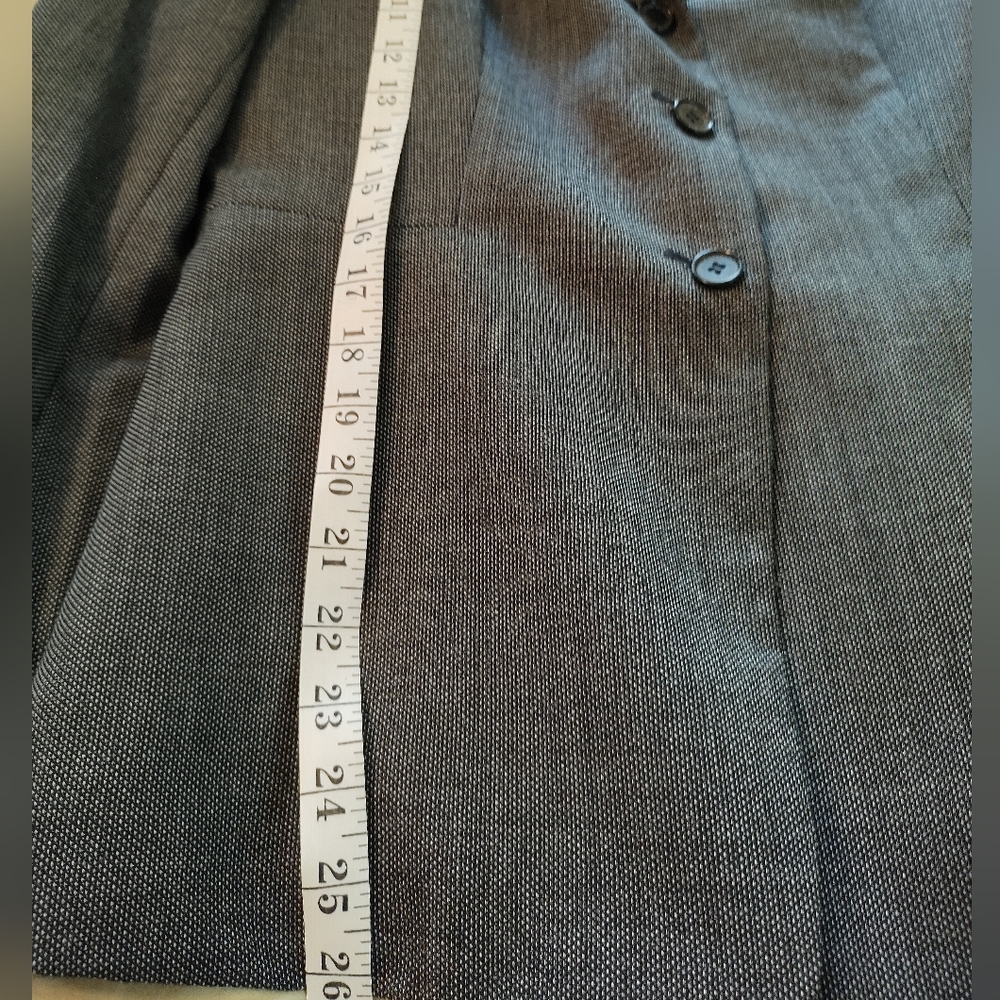 Anne Klein blazer. Tiny black and white checks. 3 buttons. Women's 10. - Picture 14 of 16